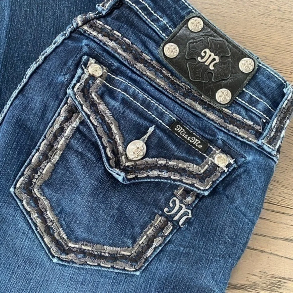 Miss Me Signature Bootcut Jeans - Picture 4 of 12